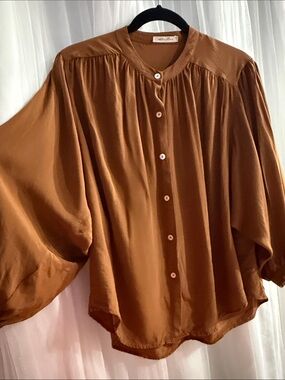 Chelsea Flower Relaxed Brown Button-Front Blouse with Balloon Sleeves